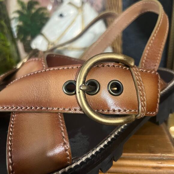 Marc Jacobs Leather Criss-Cross Buckle Strap Sandal - Picture 13 of 15